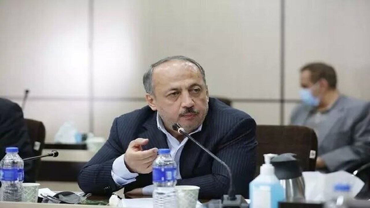 ورود ۲ رام قطار چینی به کشور در اسفند ماه/ برای خروج از اضطرار باید بخشی از اتوبوس‌ها خریداری شوند