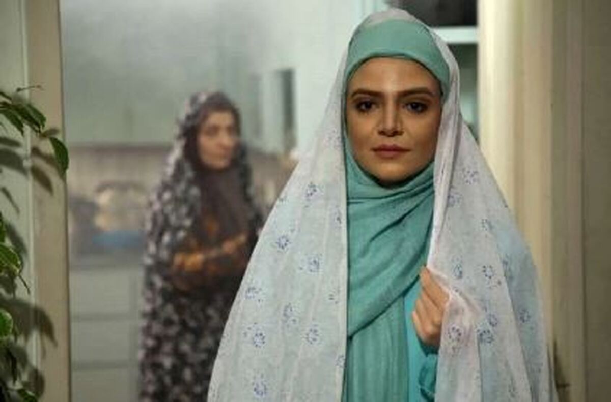 استایل تینیجر پسند آوا دارویت با کت و دامن جین! +عکس