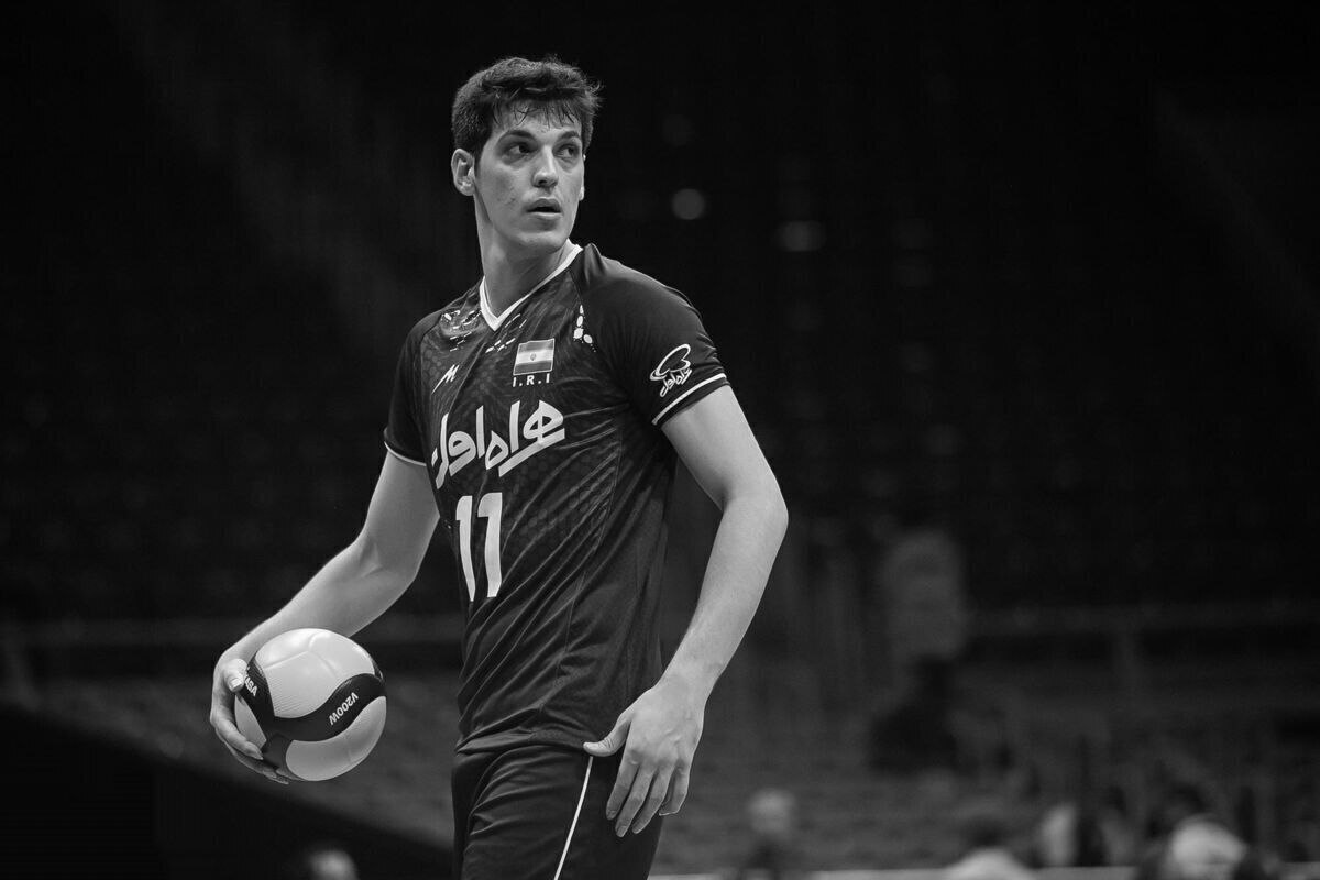 توجه و لطف پدرانه رهبری به خانواده مرحوم صابر کاظمی