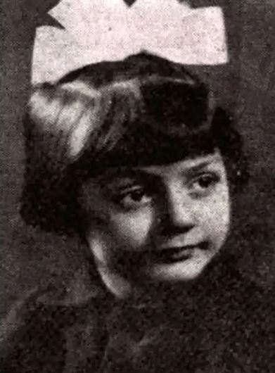 تصویری دیده نشده از گوگوش در ۵ سالگی