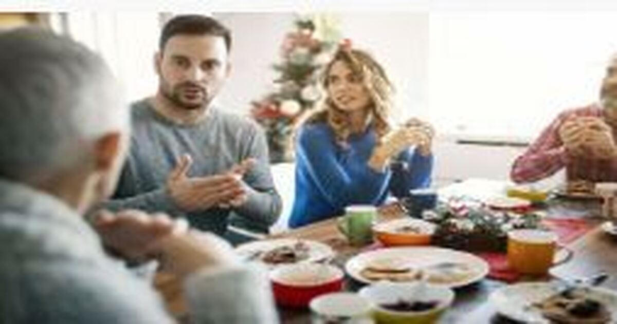 ویژگی و فواید گفت‌وگوی سالم در خانواده چیست؟