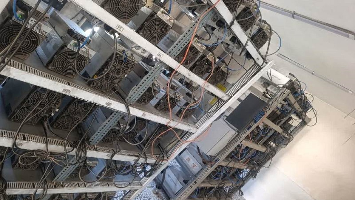 کشف مزرعه ماینر‌های ۱۴۰ میلیاردی قاچاق در سوادکوه