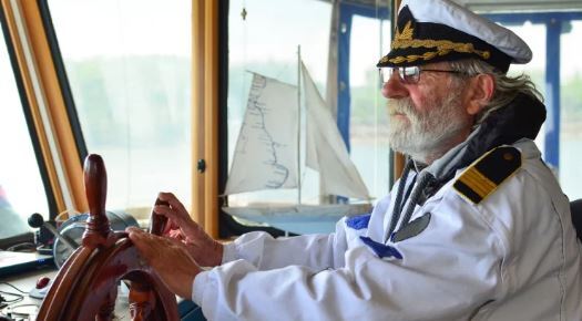 آیا با غرق شدن کشتی کاپیتان‌ها محکوم به مرگ هستند؟