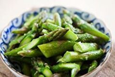 فوت کوزه گری تهیه ترشی مارچوبه برای میز شام