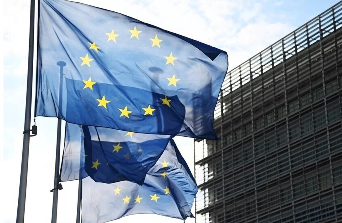 یک نماینده پارلمان اروپا به دلیل گزارش‌های فساد مالی در اوکراین، خواستار توقف کمک‌های مالی به این کشور شد