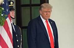 مشاوران ترامپ در حال بررسی تغییر تمرکز او به سیاست داخلی برای مقابله با چالش‌های اقتصادی هستند