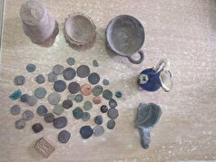 کشف و ضبط ۵۰۰ شیء تاریخی از قاچاقچیان اشیاء عتیقه در داراب