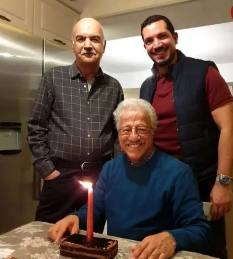 علیرضا خمسه شمع ۶۸ سالگی اش را در کنار رفقای دیرینه اش فوت کرد