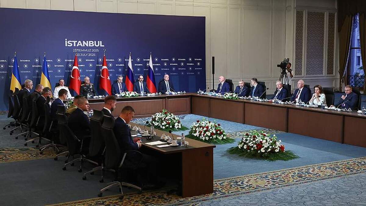 کی‌یف رسماً مذاکرات صلح با مسکو را به حالت تعلیق درآورد.