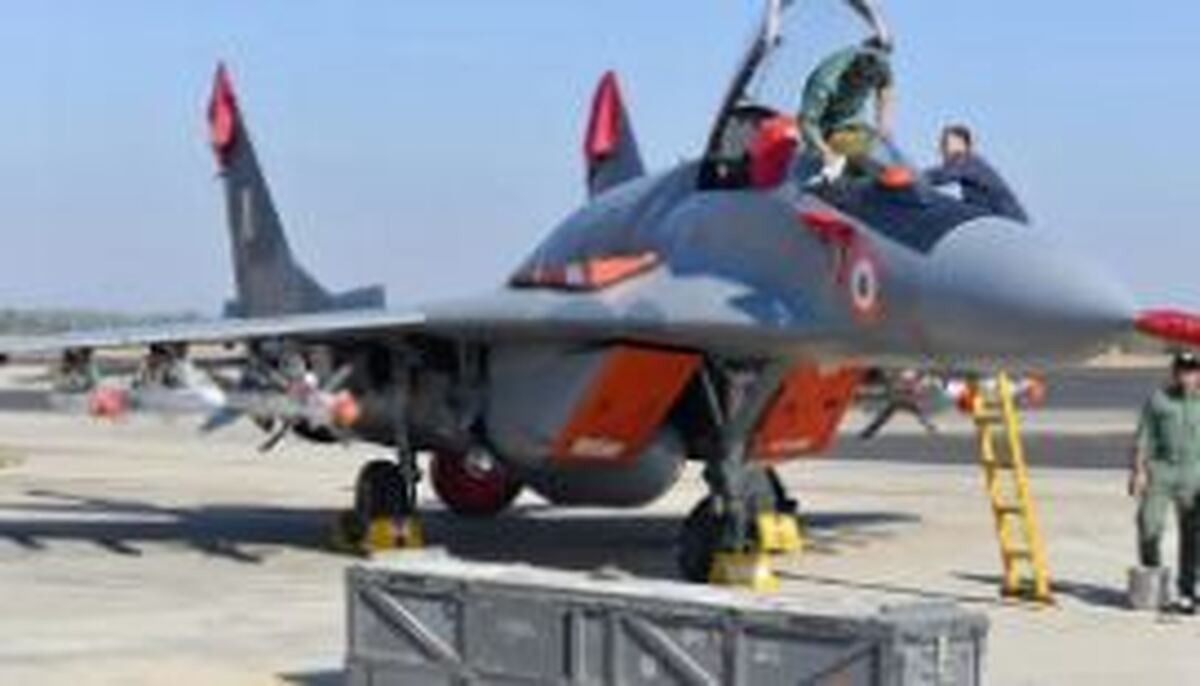 هند پایگاه هوایی جدیدی در نزدیکی مرز چین افتتاح کرد