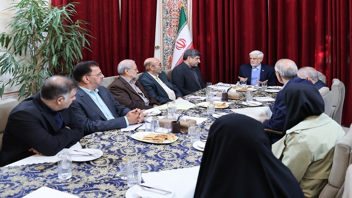 عارف: خودسوزی جوان اهوازی و خودکشی یک روزنامه‌نگار سیگنالی جدی برای جامعه و حاکمیت است