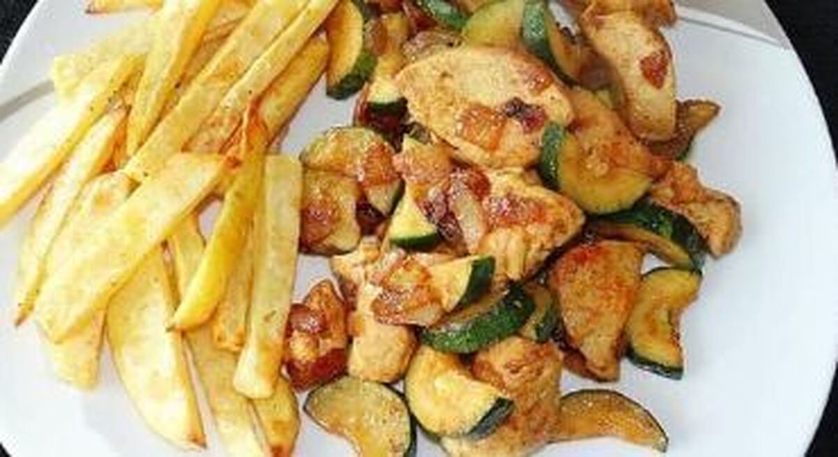 در چند مرحله این خوراک مرغ و کدو سبز را آماده کنید