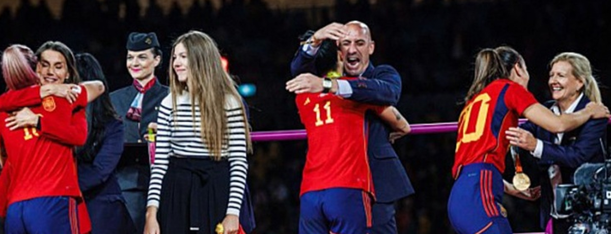 روبیالس برای اولین بار پس از یک وقفه طولانی، درباره بوسه جنجالی این فوتبالیست صحبت کرد