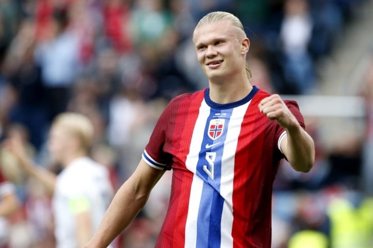 هالند اولین بازیکن این فصل است که ۳۰ گل برای باشگاه و تیم ملی به ثمر رسانده است