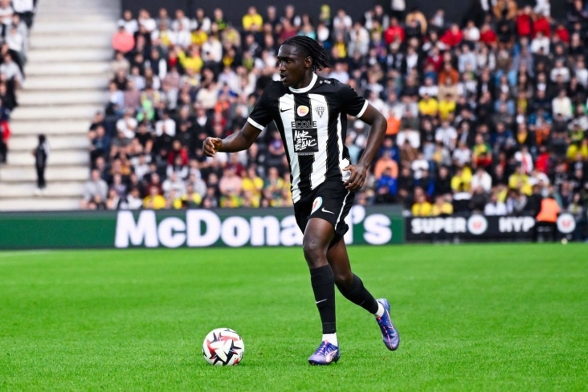 نیوکاسل و ساندرلند به مهاجم آنژه علاقه دارند