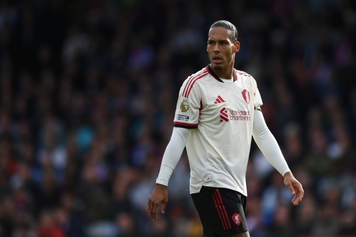 وین رونی: انتقادات تندتری نسبت به حرف‌هایم در مورد فن دایک شنیده‌ام