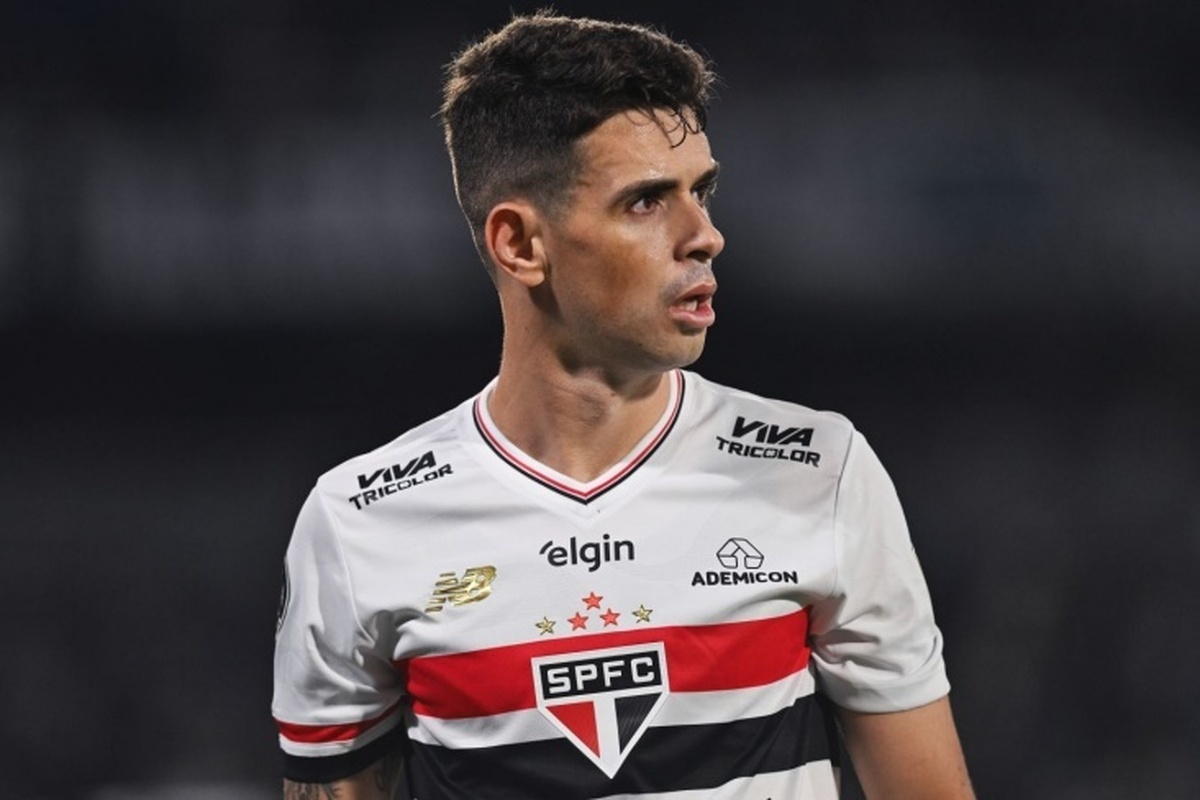 اسکار، هافبک سابق چلسی، پس از بستری شدن در بیمارستان به دلیل مشکلات قلبی، با هواداران صحبت کرد