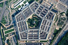 تابلو‌هایی با عنوان «وزارت جنگ» بر ساختمان پنتاگون آویزان شد