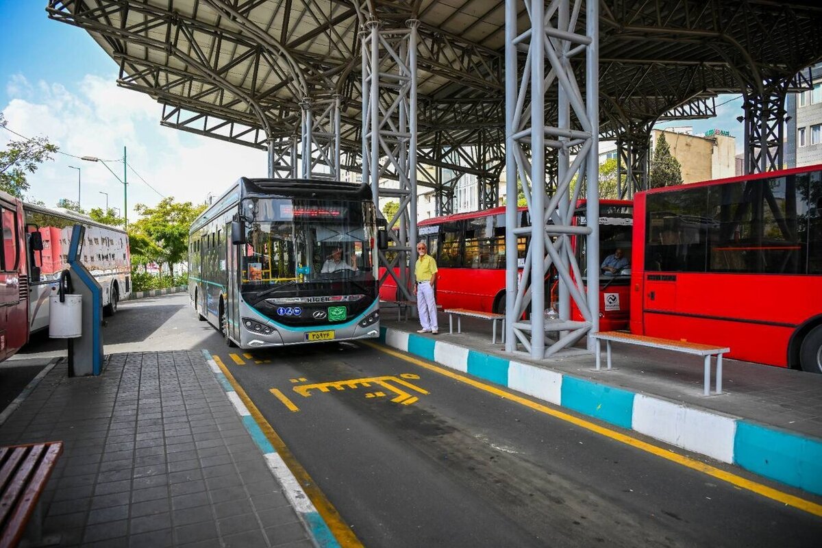 واکنش سریع اتوبوسرانی به رفتار نامناسب یک راننده اتوبوس