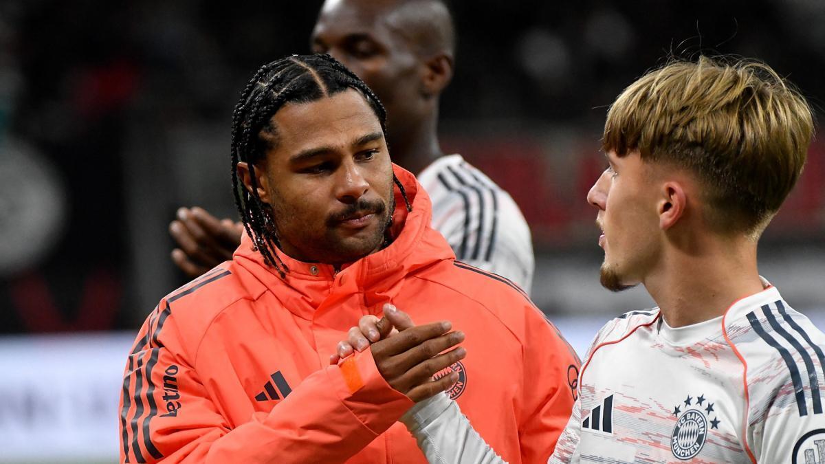 سرژ گنابری در را می‌بندد