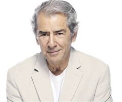 سورپرایز خودمانی جشن تولد ۷۲ سالگی فرامرز قریبیان جلب توجه کرد/مبارکا باشه!