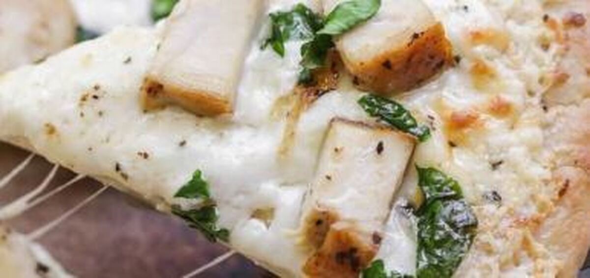 برای فرزندانتان پیتزای سالم و خوشمزه مرغ را در کمترین زمان درست کنید