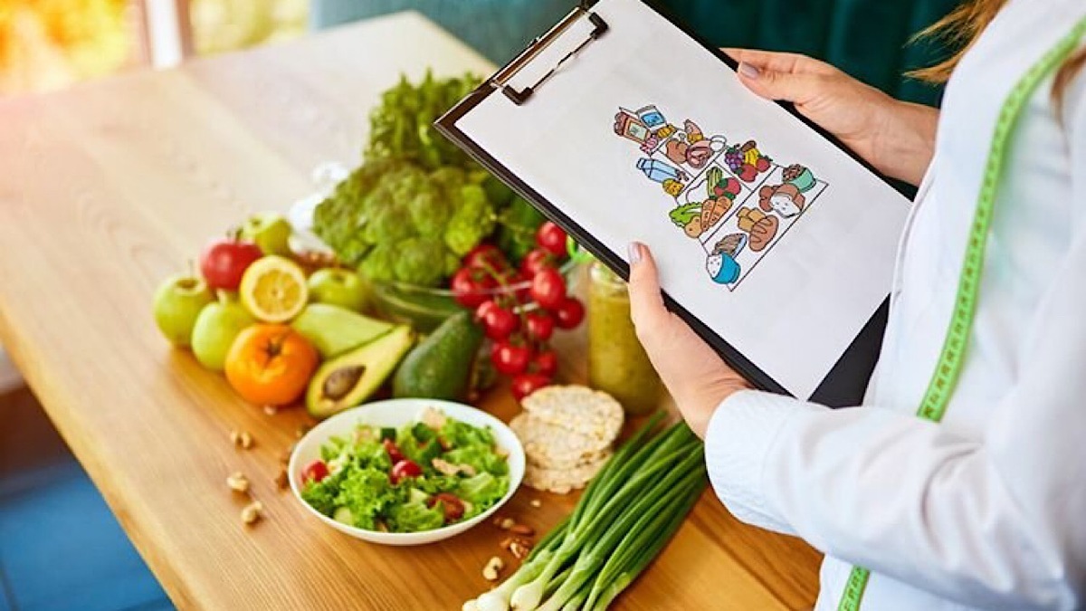 تغذیه سالمندان باید چگونه باشد؟