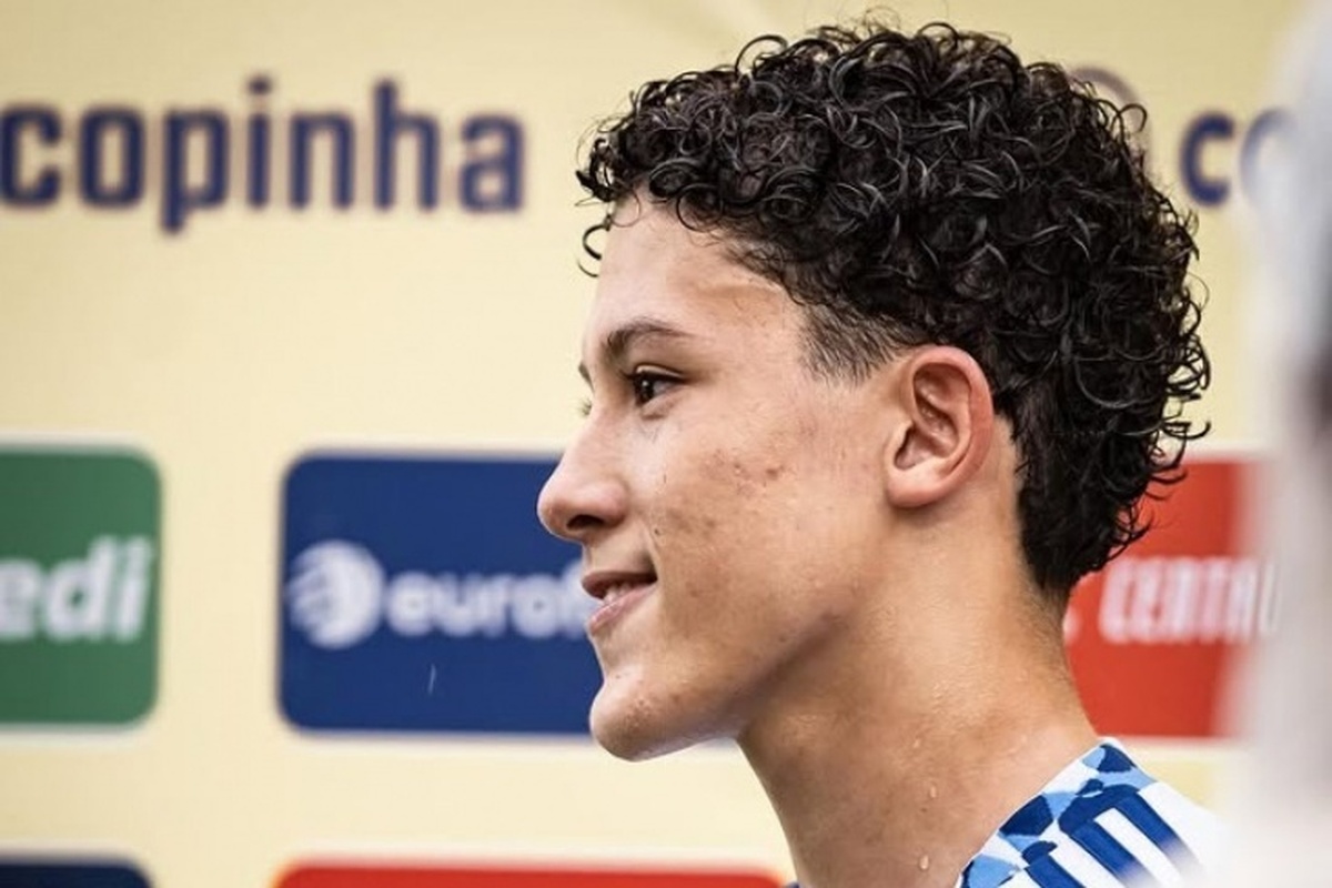 چلسی در حال بررسی جذب این بازیکن برزیلی است که با کاکا مقایسه می‌شود