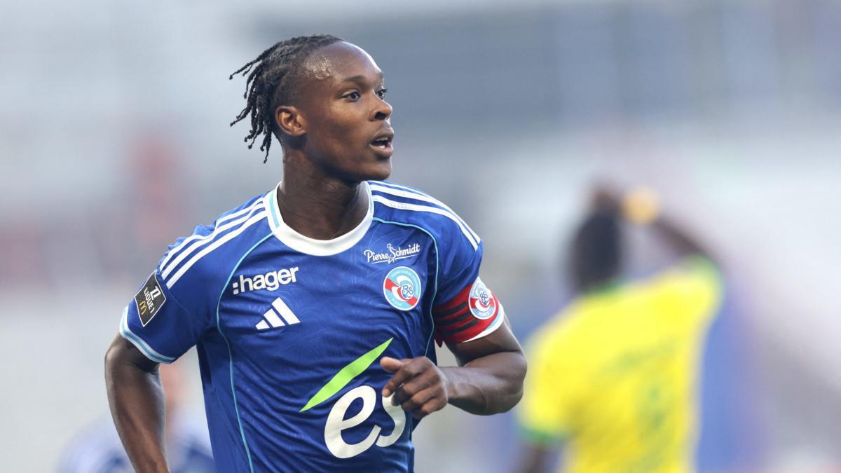 چلسی: انگلیس از همین حالا به دنبال جذب امانوئل امگا، خرید آینده‌دار چلسی، است