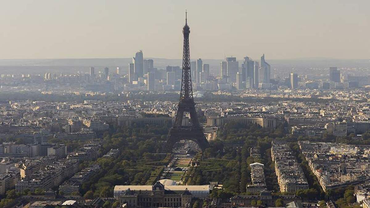 فیلیپو از سفر زلنسکی به پاریس در بحبوحه رسوایی اوکراین انتقاد کرد.