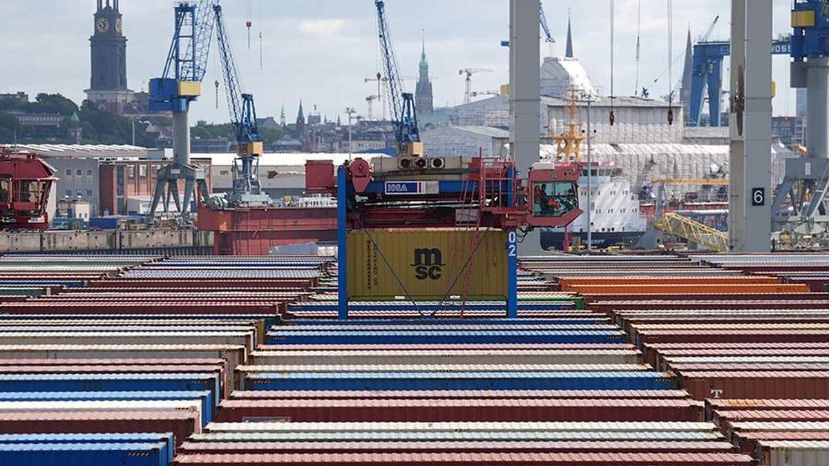 سوئیس با ایالات متحده به توافق رسیده است که تعرفه‌ها را به ۱۵ درصد کاهش دهد.