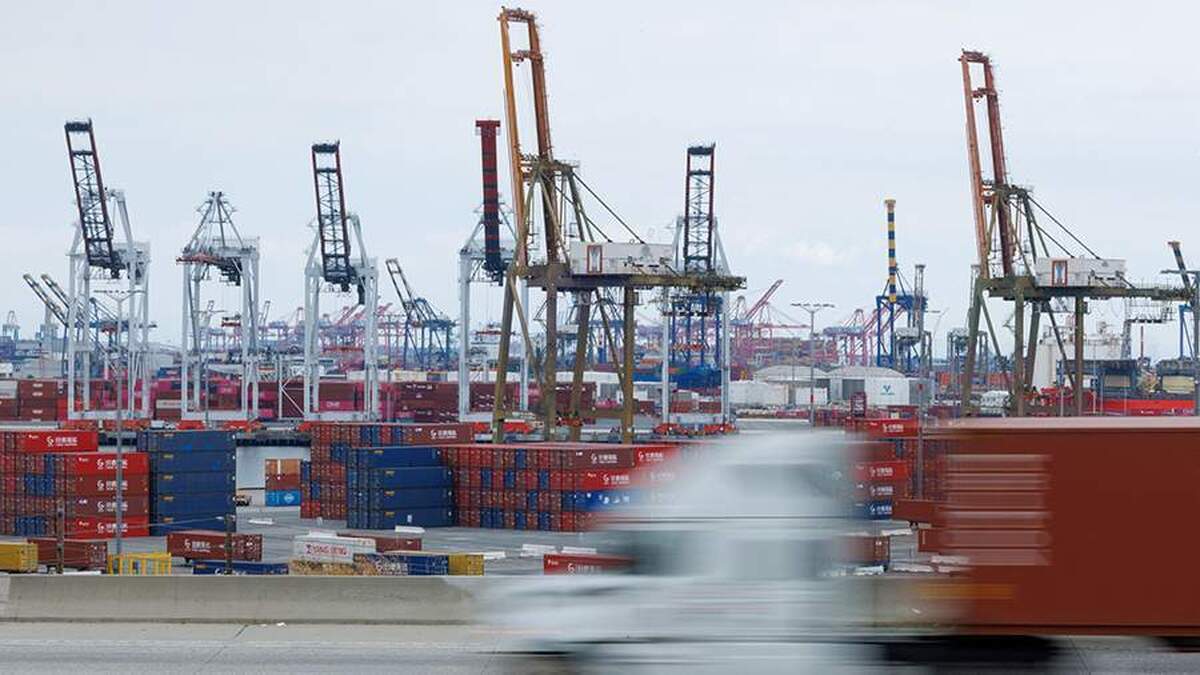 ترامپ با امضای یک فرمان اجرایی، تعرفه‌های گمرکی بر تعدادی از محصولات غذایی را لغو کرد.