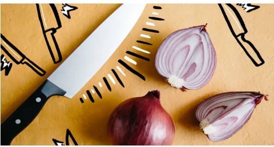 خداحافظی با اشکریختن موقع خرد کردن پیاز با یک راهکار علمی خداحافظی با اشکریختن موقع خرد کردن پیاز با یک راهکار علمی