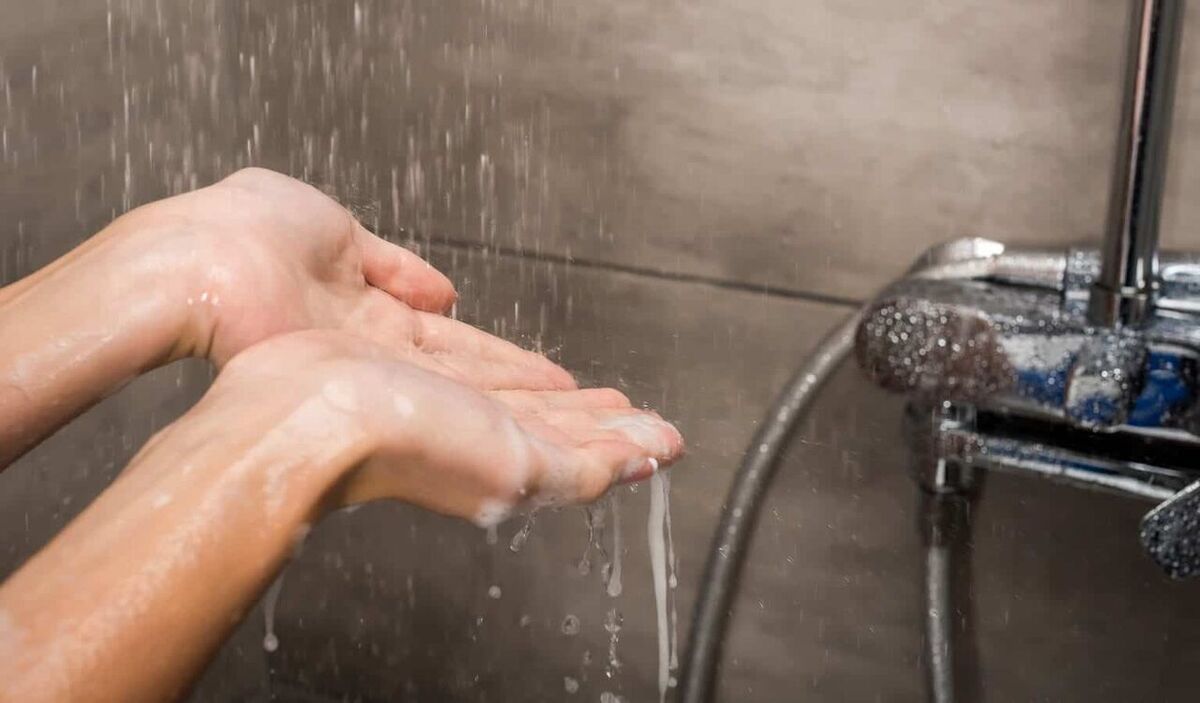 حمام آب گرم برای بهبود سلامت از سونا مؤثرتر است.