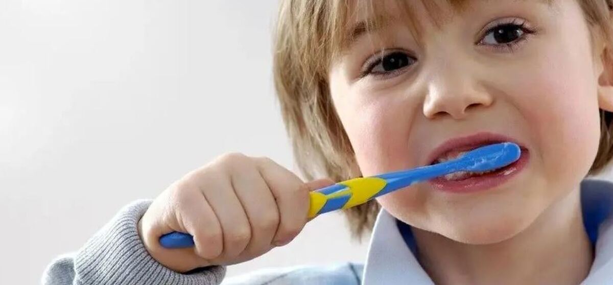 ثروت والدین چه تاثیری بر پوسیدگی دندان‌های کودکان دارد؟
