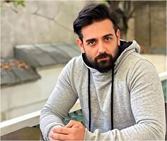 قاب‌های دیدنی از امیرحسین آرمان کنار پدر و مادر واقعی اش/خانوادگی خوشتیپ و خوش استایل‌اند!