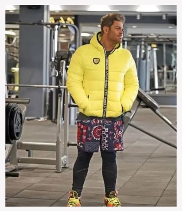 رضا گلزار با استایل زمستونی اش در باشگاه مرز‌های خز بودن رو جا به جا کرد! +عکس