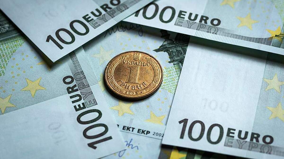 کمیسیون اروپا در بحبوحه رسوایی‌ها، درباره بودجه آینده اوکراین اظهار نظر کرد.