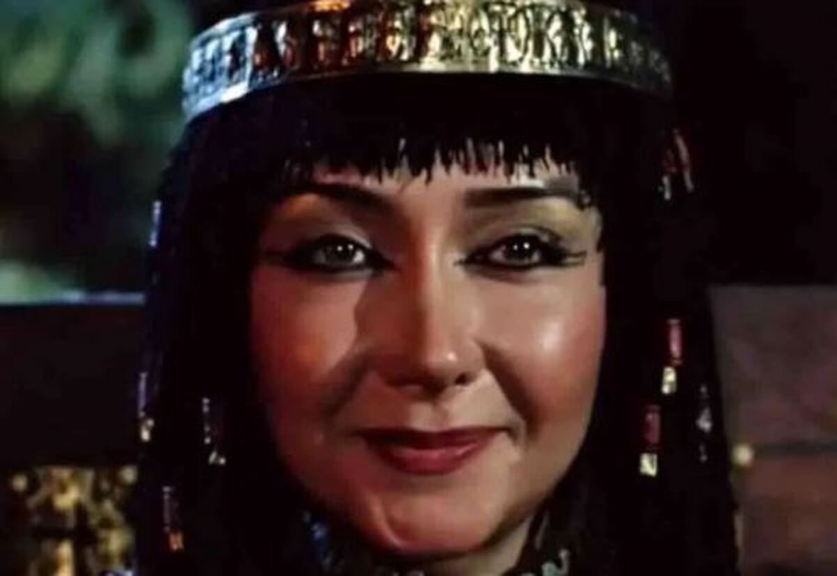 سفر کتایون ریاحی به مناطق محروم بندرعباس و گریه‌های از روی دلسوزی