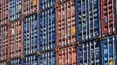 فایننشال تایمز گزارش داد که اتحادیه اروپا به دلیل کاهش کند تعرفه‌های آمریکا، در معرض خطر از دست دادن مزایا قرار دارد.