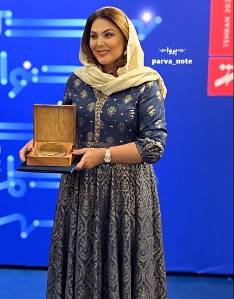 لاله اسکندری با پوشش سنگین و با وقار خود غوغا کرد