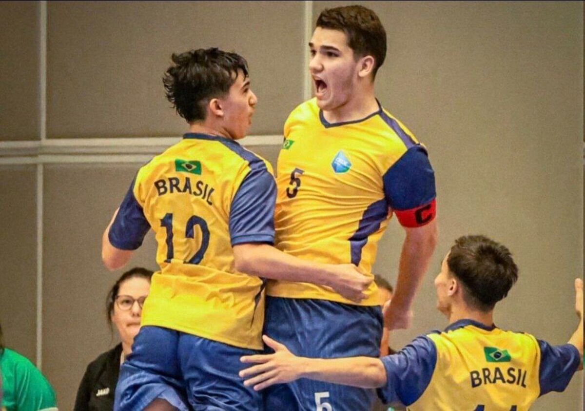 فوتسال قهرمانی دانش‌آموزان جهان؛ شکست ایران برابر برزیل