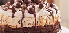 کیک بستنی قهوه با شکلات بهترین گزینه برای مهمانی و دورهمی‌های دوستانه