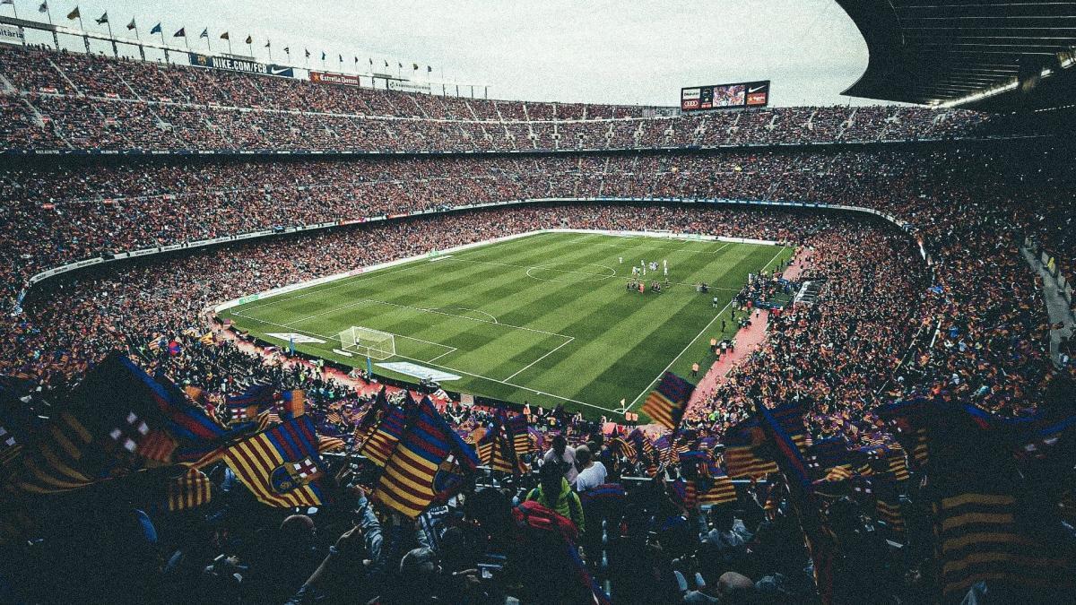 باشگاه فوتبال بارسلونا به خانه برمی‌گردد!