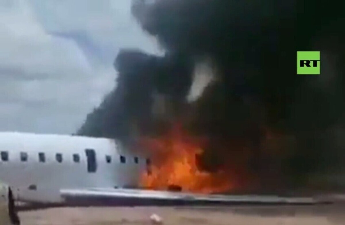 فیلم| وزیر معادن کنگو از سقوط هواپیما جان سالم به در برد