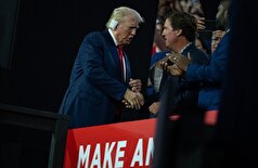 ترامپ پس از مصاحبه جنجالی تاکر کارلسون از او دفاع کرد