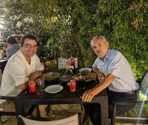 بهزاد خلج به وقت یک شام پدر پسری! +عکس بهزاد خلج به وقت یک شام پدر پسری! +عکس