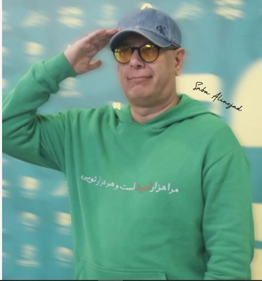 احترام نظامی محمد بحرانی با یک لباس جنجالی! +عکس احترام نظامی محمد بحرانی با یک لباس جنجالی! +عکس