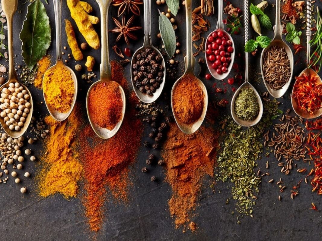 بهترین تایم افزودن ادویه به غذا کی است؟