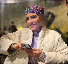 رونمایی مونا کرمی از استایل خاص و پاییزه اش/تمام رنگ‌های پاییزه را در این استایل جا داده!